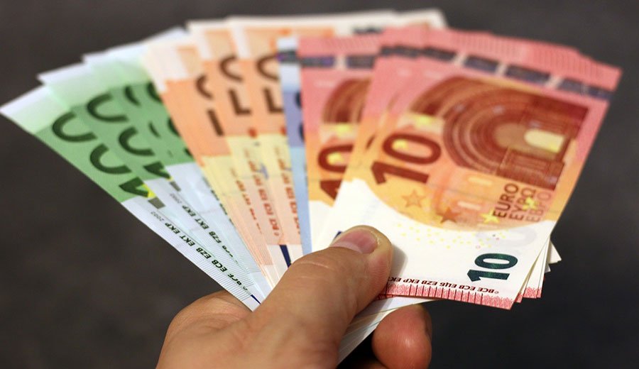 Plusieurs billets en euros